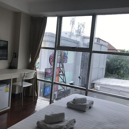 Snooze Hotel Thonglor Бангкок Екстер'єр фото
