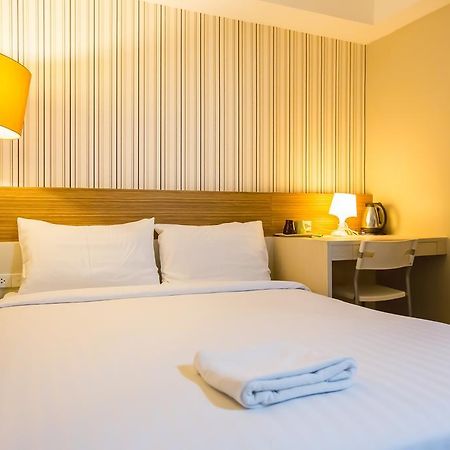 Snooze Hotel Thonglor Бангкок Екстер'єр фото