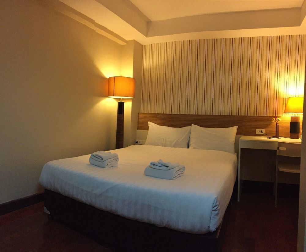 Snooze Hotel Thonglor Бангкок Екстер'єр фото