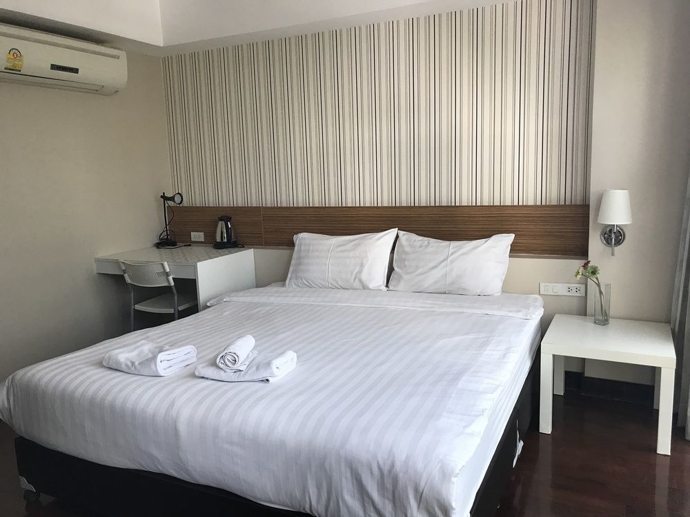 Snooze Hotel Thonglor Бангкок Екстер'єр фото