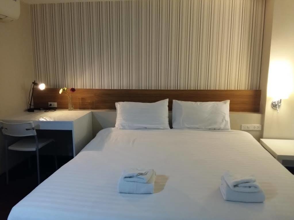 Snooze Hotel Thonglor Бангкок Екстер'єр фото