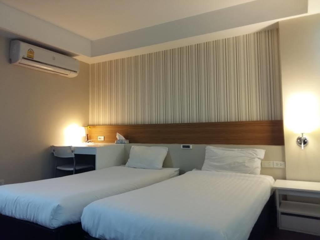 Snooze Hotel Thonglor Бангкок Екстер'єр фото