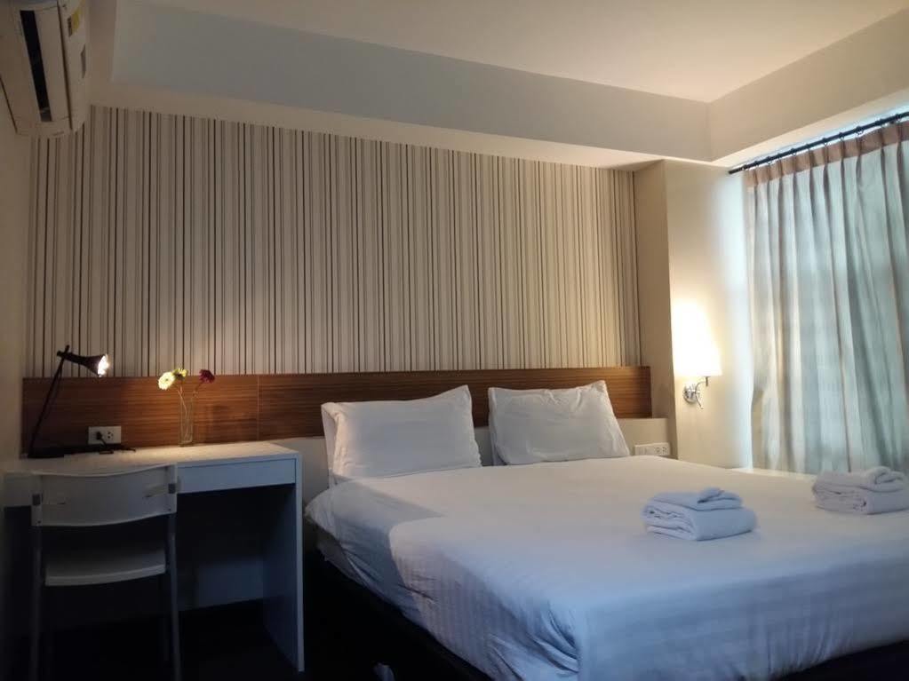 Snooze Hotel Thonglor Бангкок Екстер'єр фото