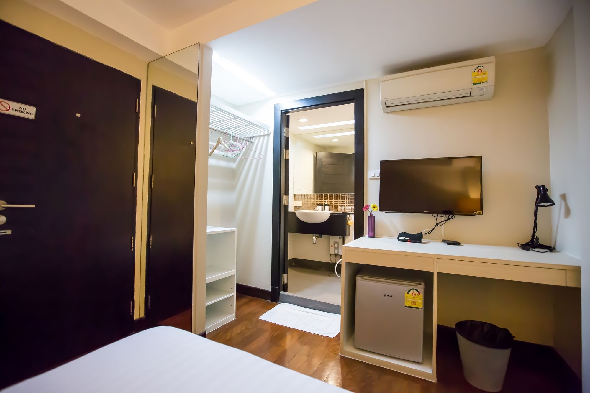 Snooze Hotel Thonglor Бангкок Екстер'єр фото